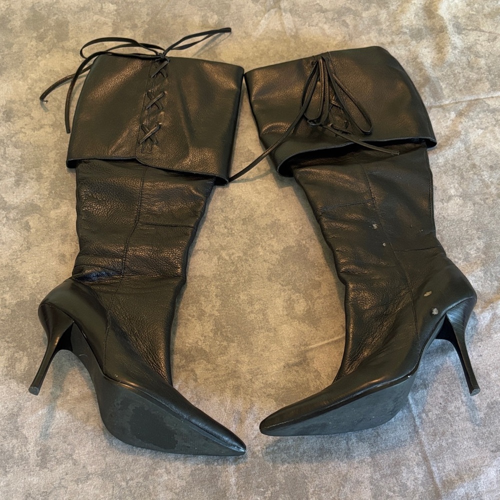 Black Women's Knee-High Boots